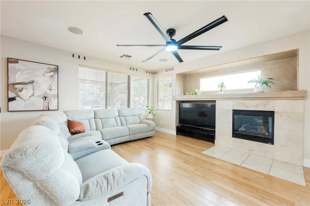 8121 Bear Clan, Las Vegas, NV 89131