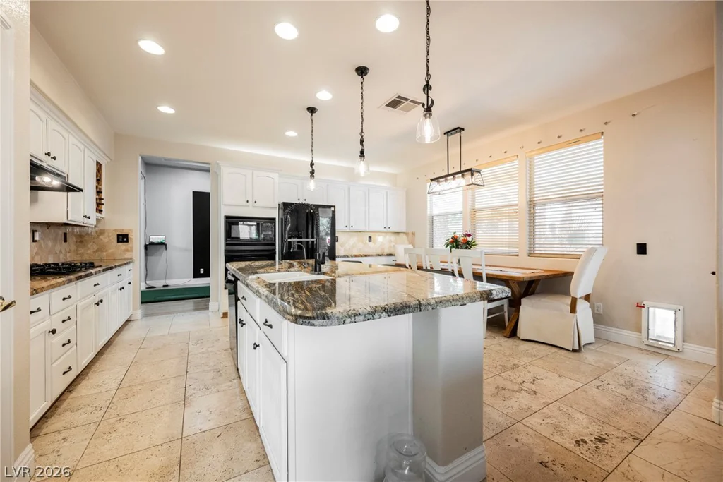 8121 Bear Clan, Las Vegas, NV 89131