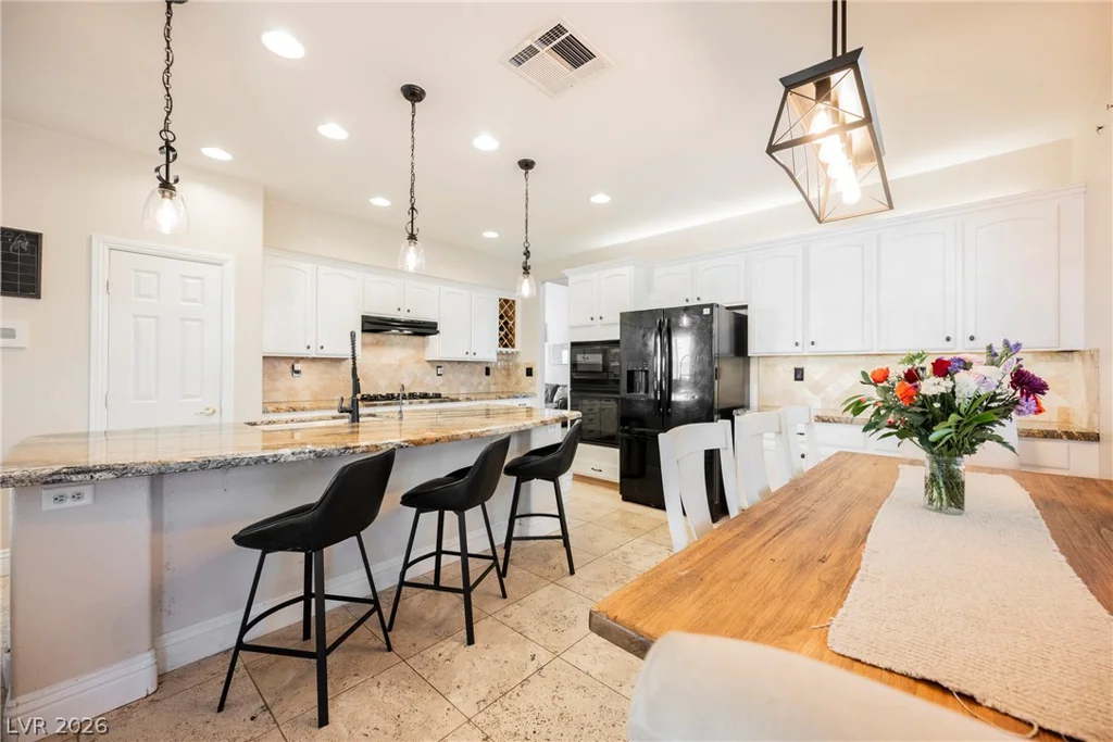 8121 Bear Clan, Las Vegas, NV 89131