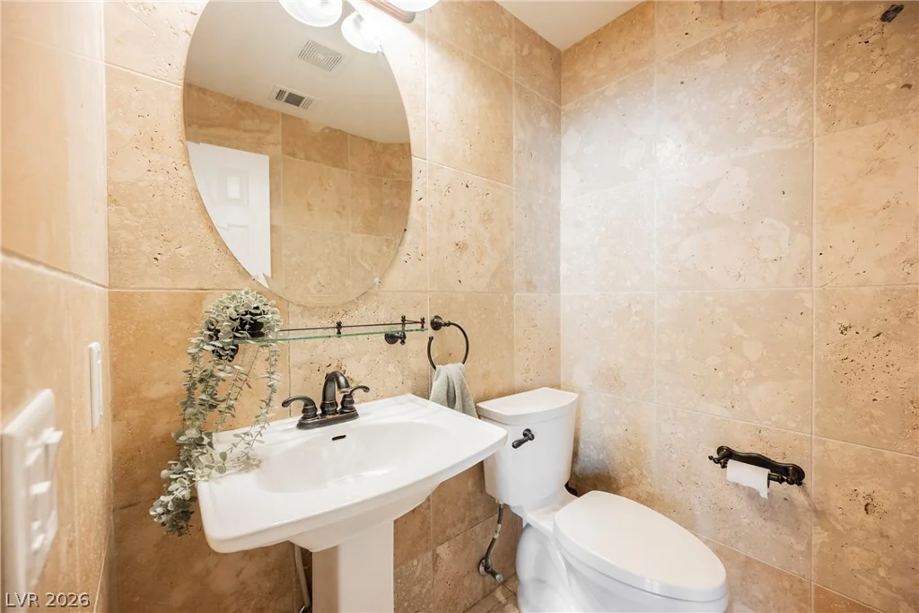 8121 Bear Clan, Las Vegas, NV 89131