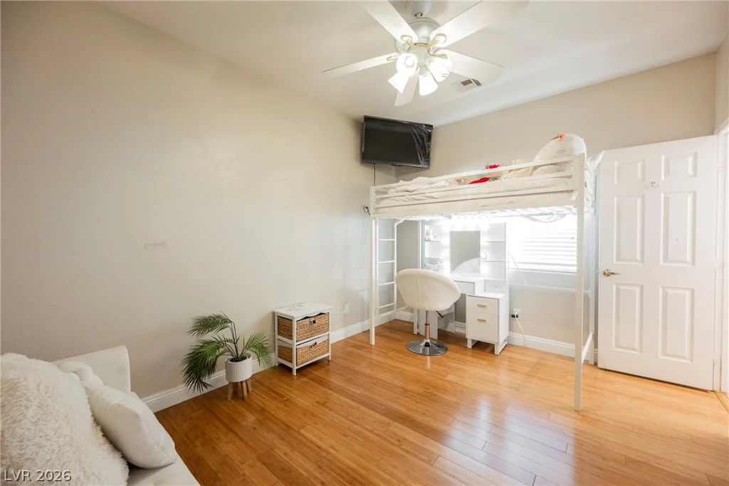 8121 Bear Clan, Las Vegas, NV 89131