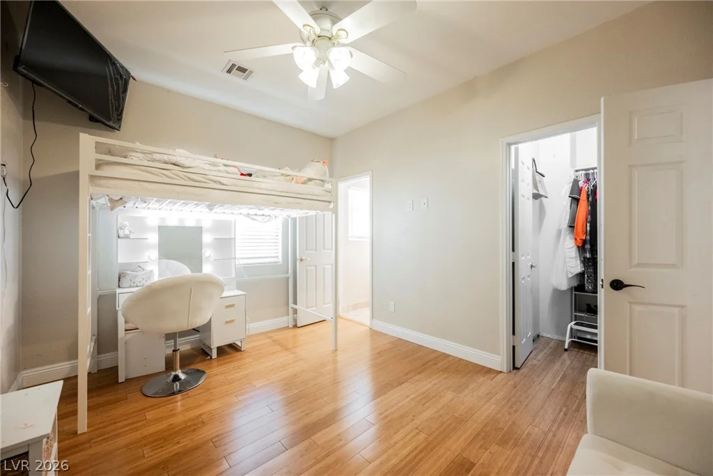 8121 Bear Clan, Las Vegas, NV 89131