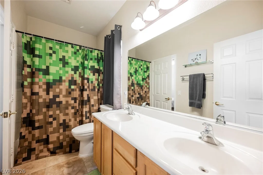 8121 Bear Clan, Las Vegas, NV 89131