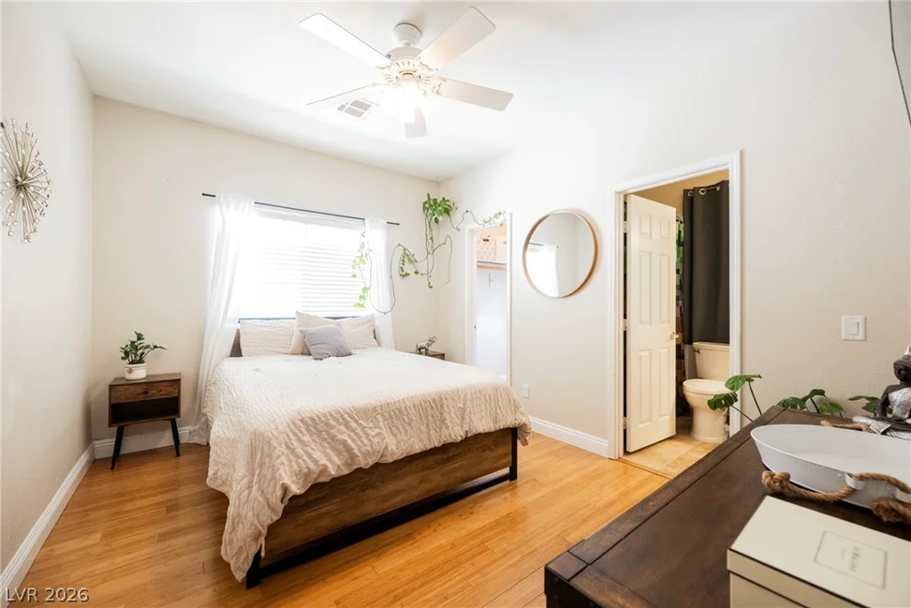 8121 Bear Clan, Las Vegas, NV 89131