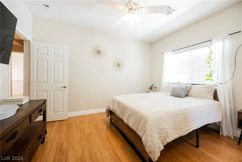 8121 Bear Clan, Las Vegas, NV 89131