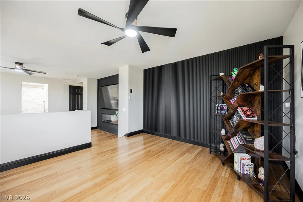 8121 Bear Clan, Las Vegas, NV 89131