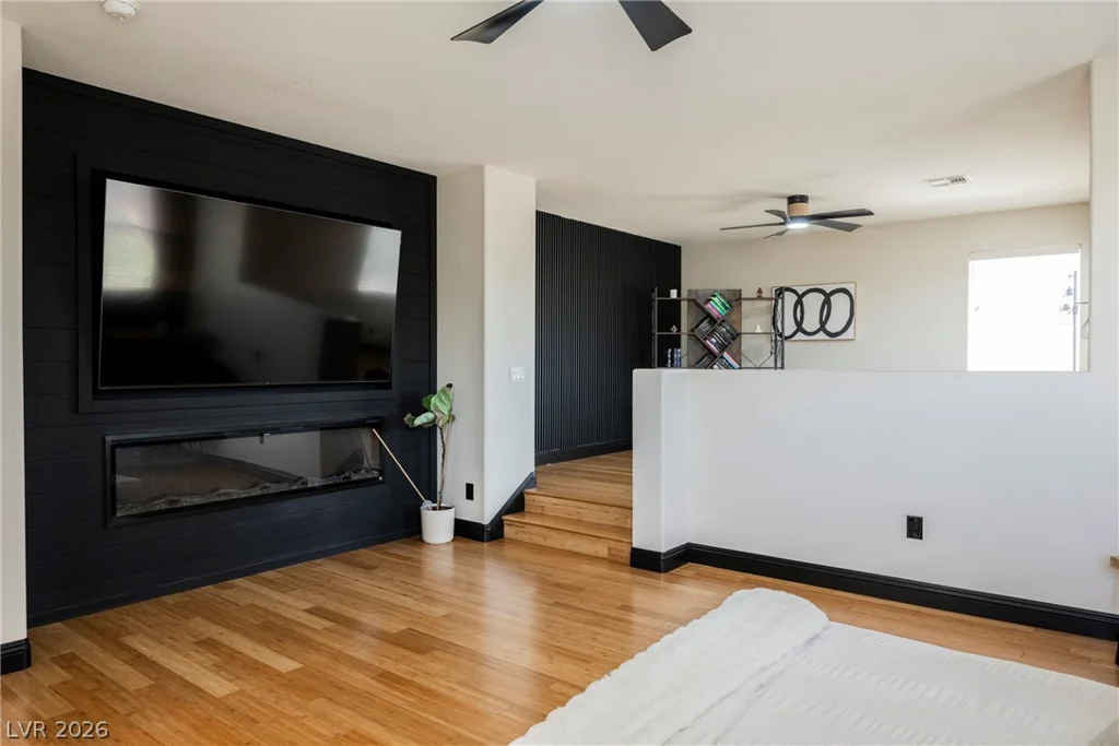 8121 Bear Clan, Las Vegas, NV 89131