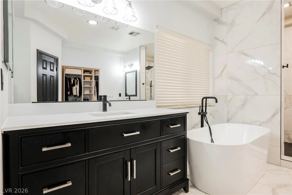 8121 Bear Clan, Las Vegas, NV 89131