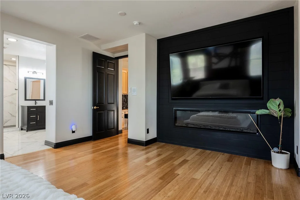 8121 Bear Clan, Las Vegas, NV 89131