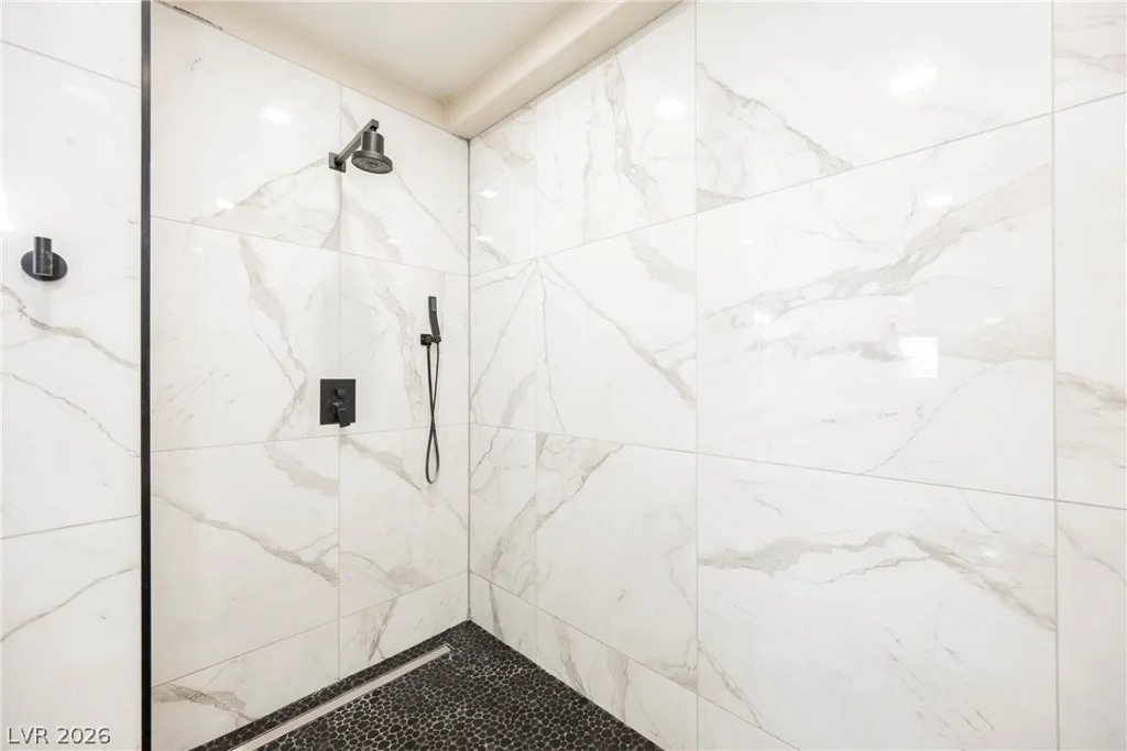 8121 Bear Clan, Las Vegas, NV 89131