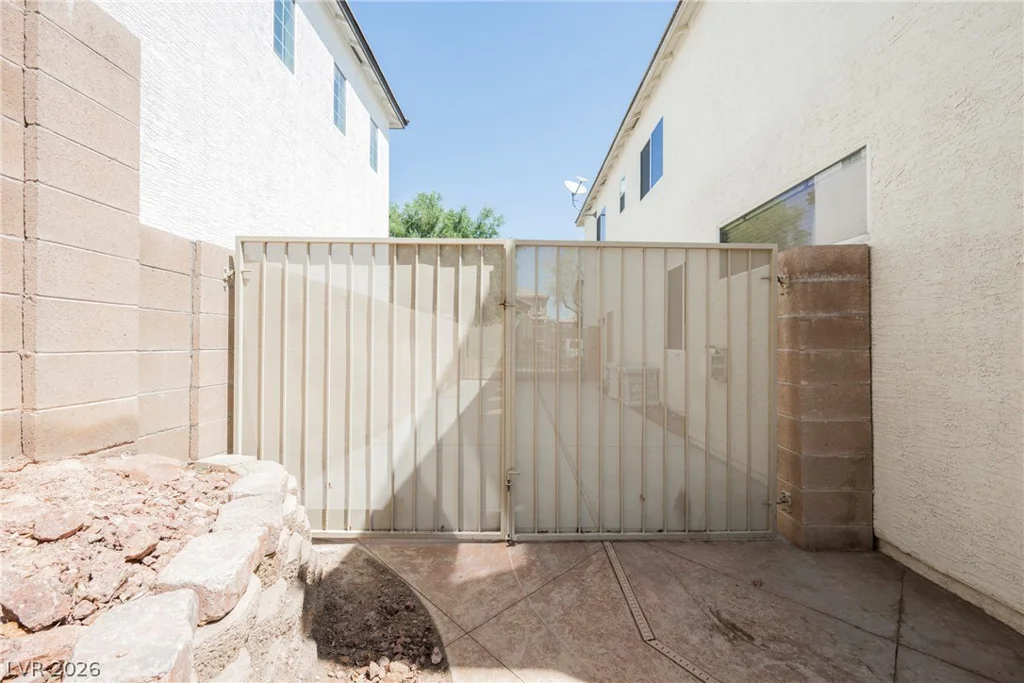 8121 Bear Clan, Las Vegas, NV 89131