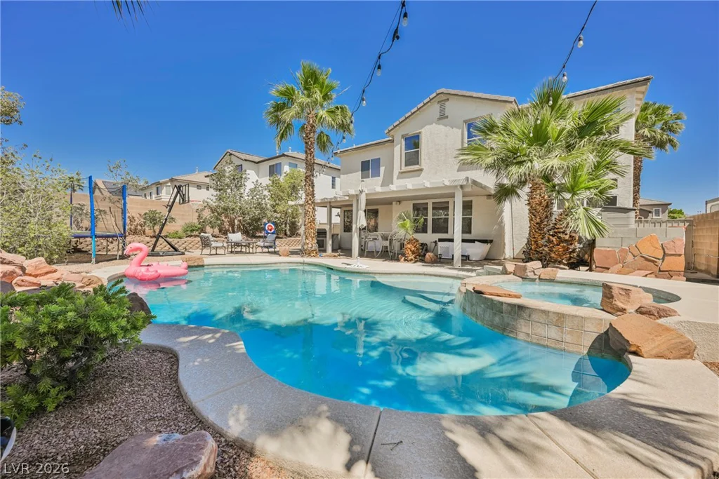 8121 Bear Clan, Las Vegas, NV 89131