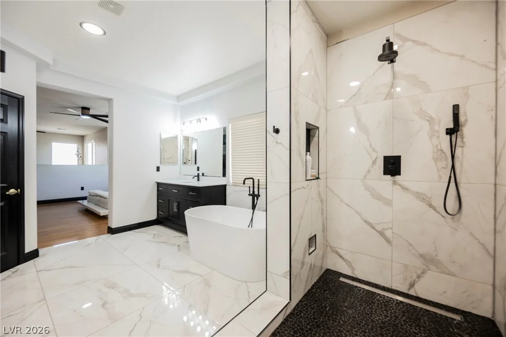 8121 Bear Clan, Las Vegas, NV 89131