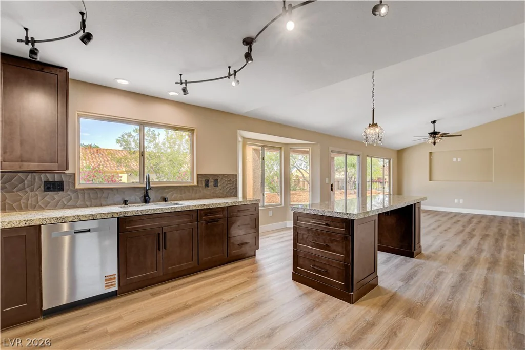 9800 Rosamond, Las Vegas, NV 89134