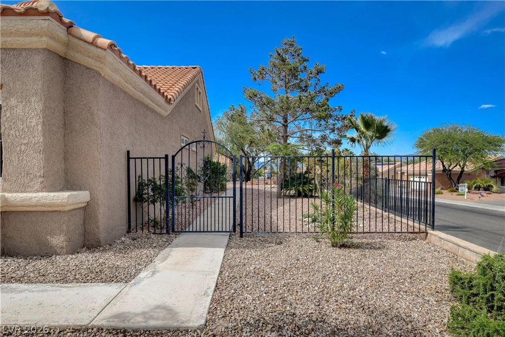 9800 Rosamond, Las Vegas, NV 89134