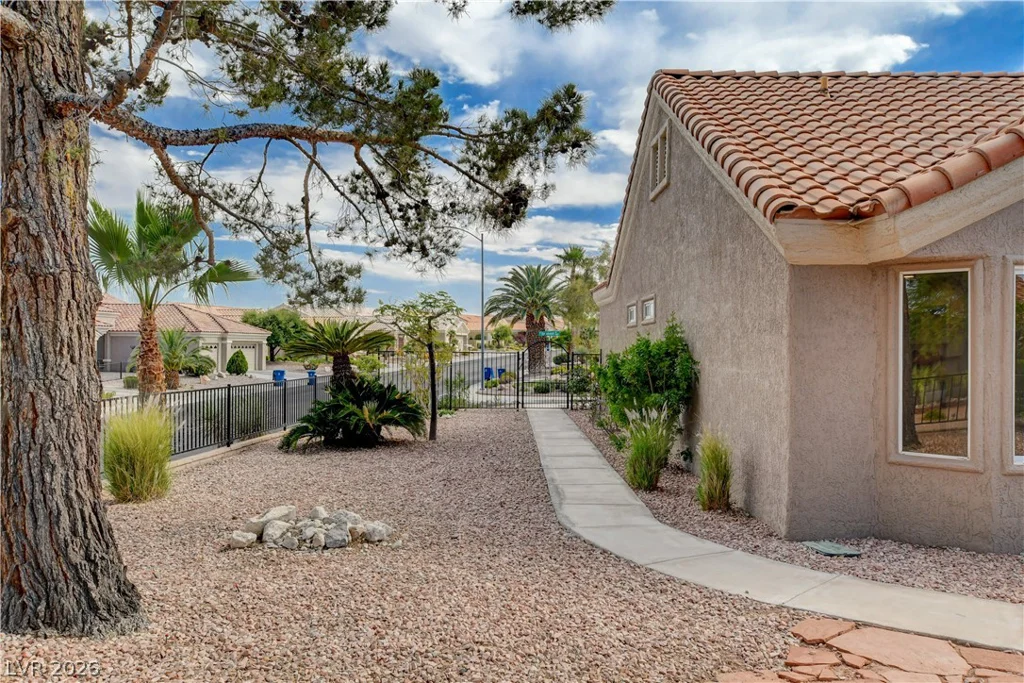 9800 Rosamond, Las Vegas, NV 89134