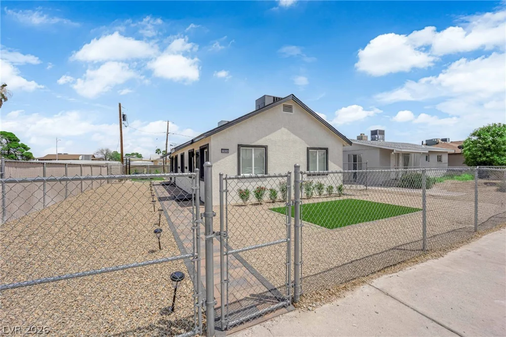 1934 Stanford, North Las Vegas, NV 89030