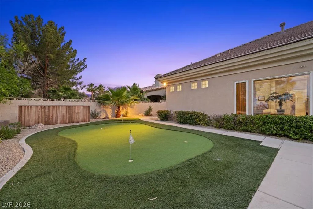 1400 Casa Del Rey, Las Vegas, NV 89117