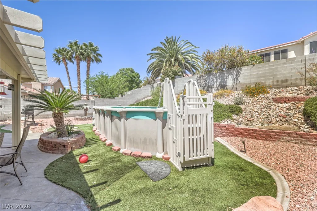 1826 Night Shadow, North Las Vegas, NV 89031