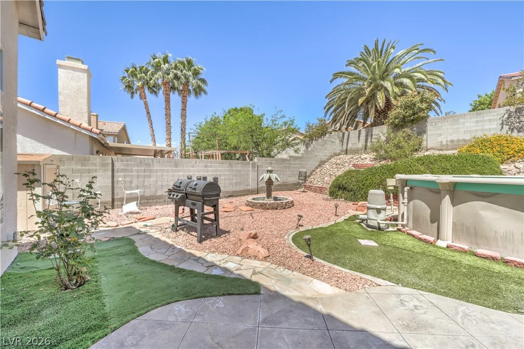 1826 Night Shadow, North Las Vegas, NV 89031