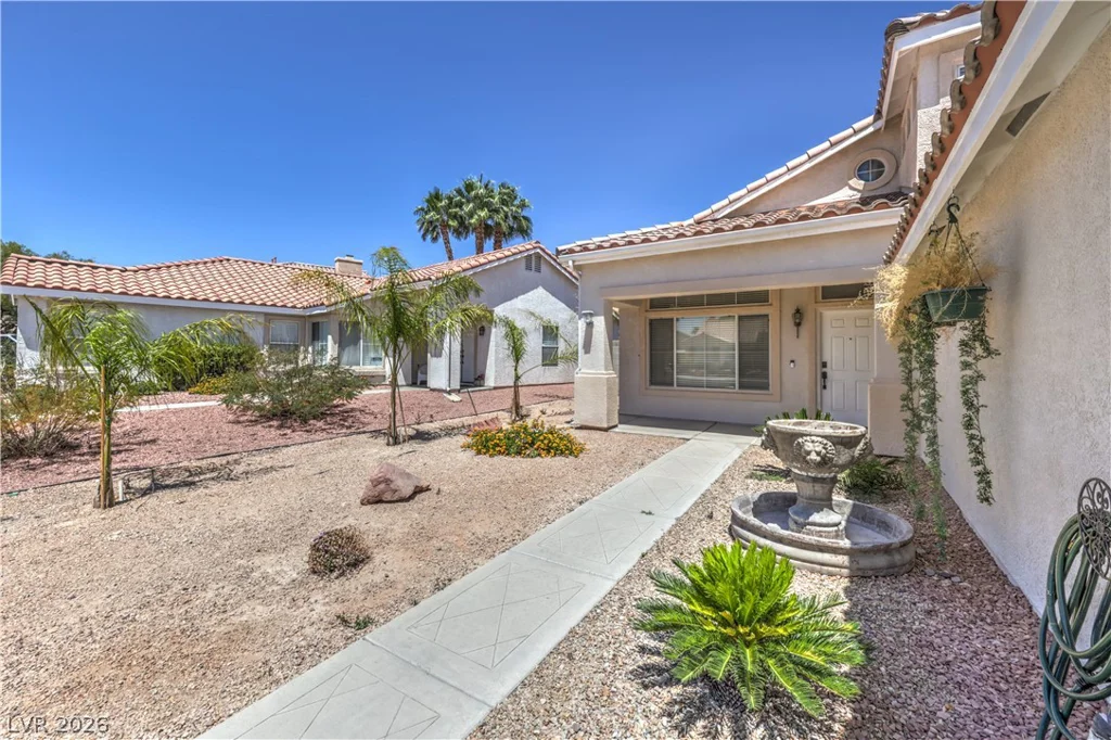 1826 Night Shadow, North Las Vegas, NV 89031