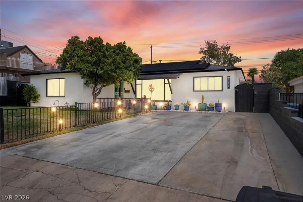 1705 Hassett, Las Vegas, NV 89104