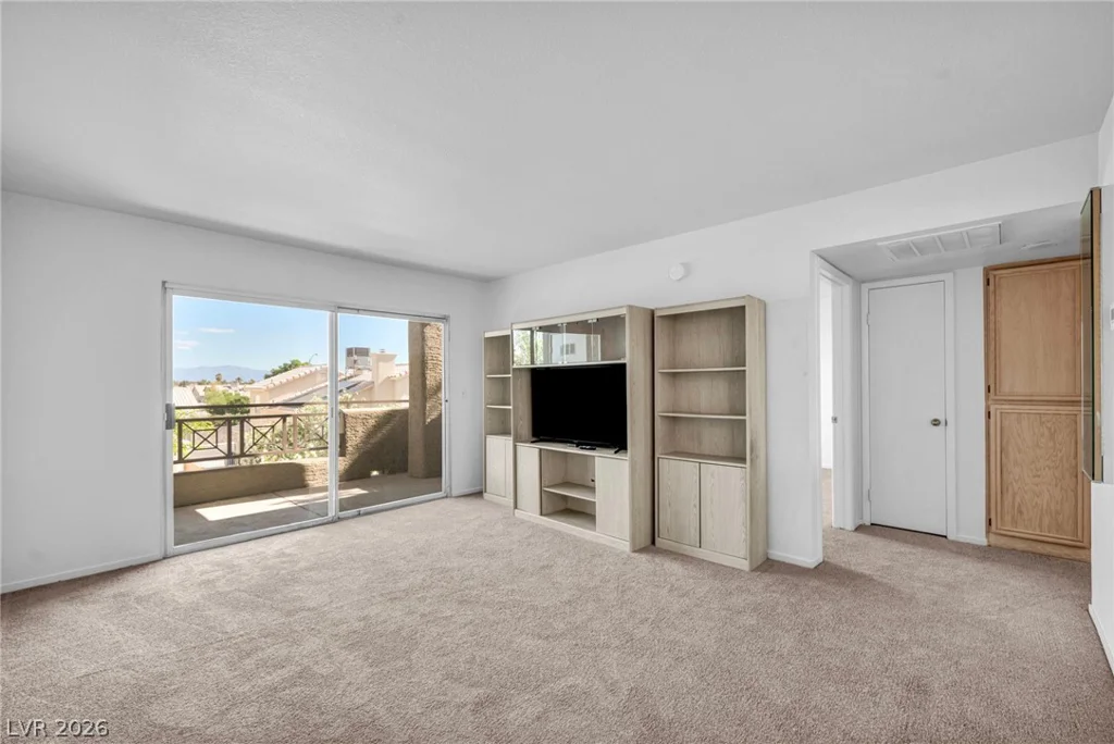 8070 Russell, Las Vegas, NV 89113