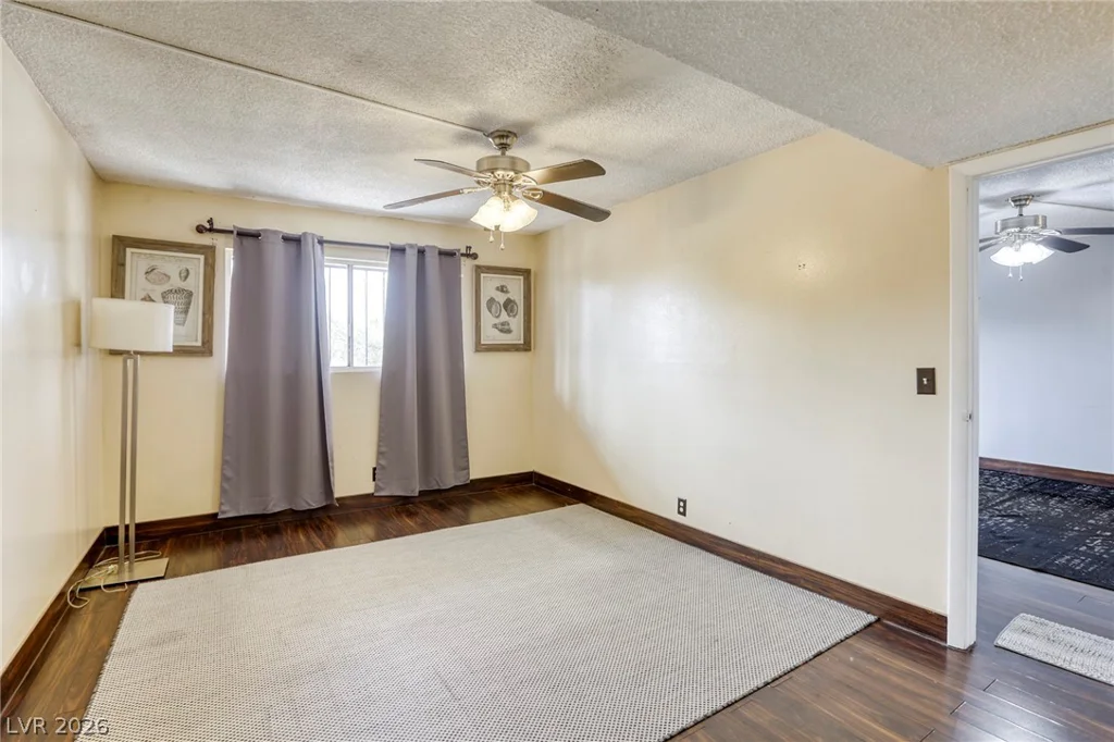 585 Royal Crest, Las Vegas, NV 89169