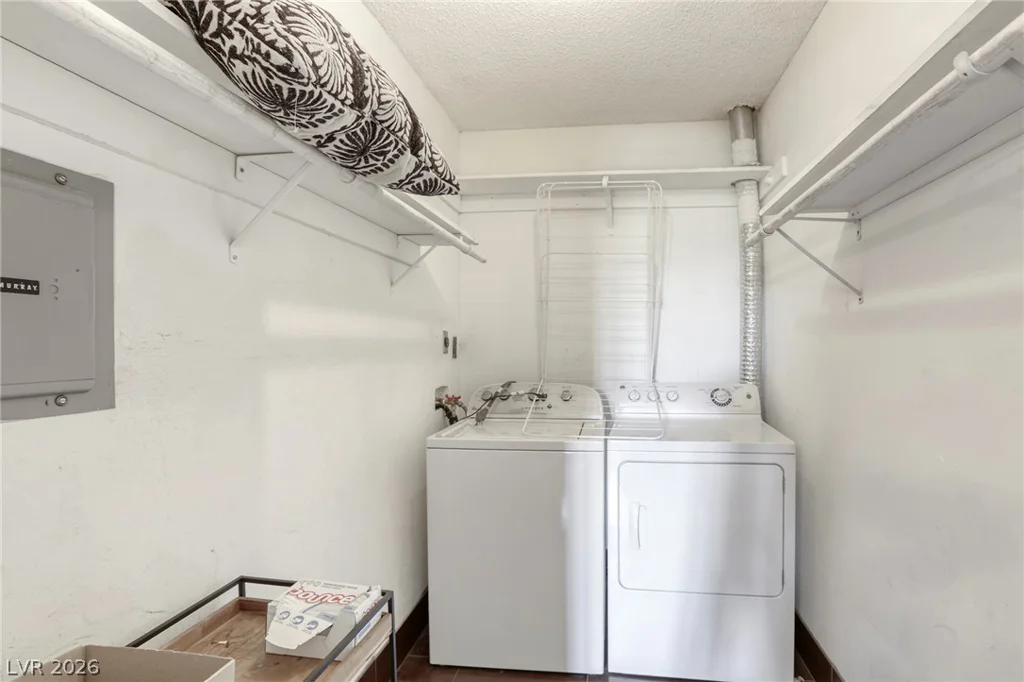 585 Royal Crest, Las Vegas, NV 89169