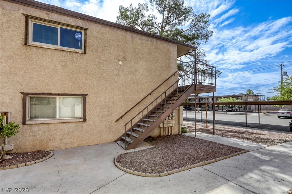 585 Royal Crest, Las Vegas, NV 89169