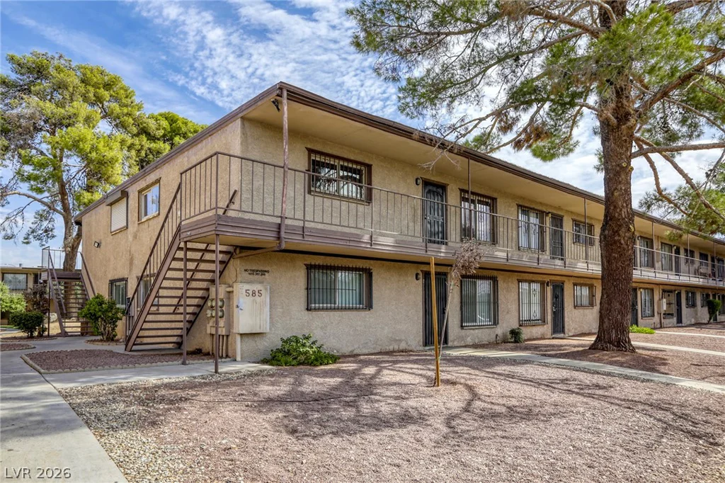 585 Royal Crest, Las Vegas, NV 89169