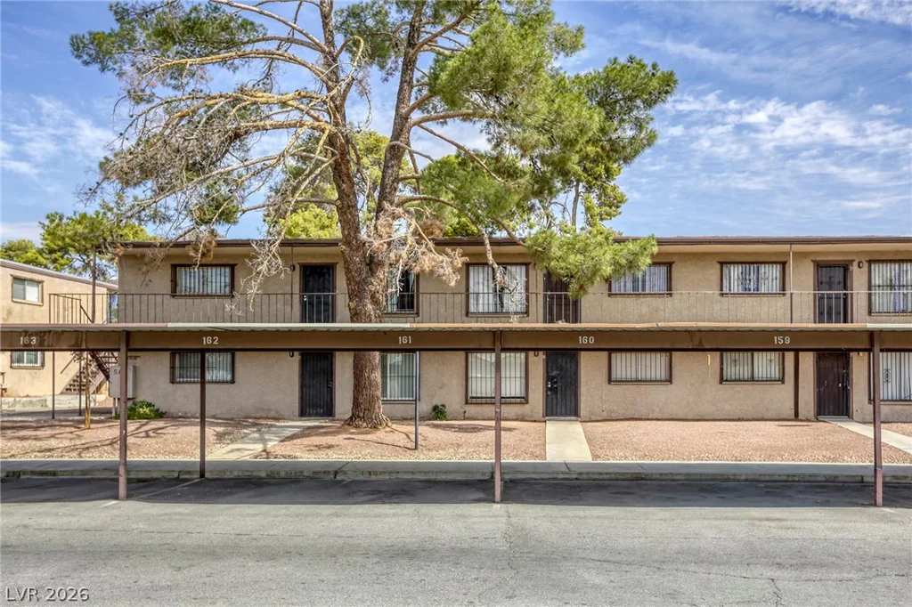 585 Royal Crest, Las Vegas, NV 89169