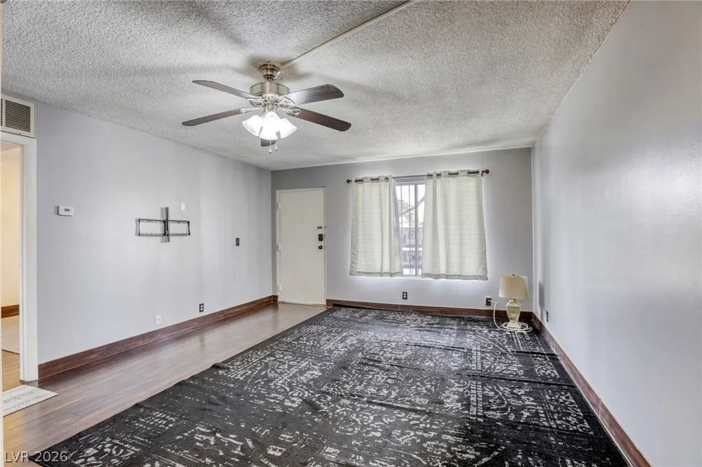 585 Royal Crest, Las Vegas, NV 89169