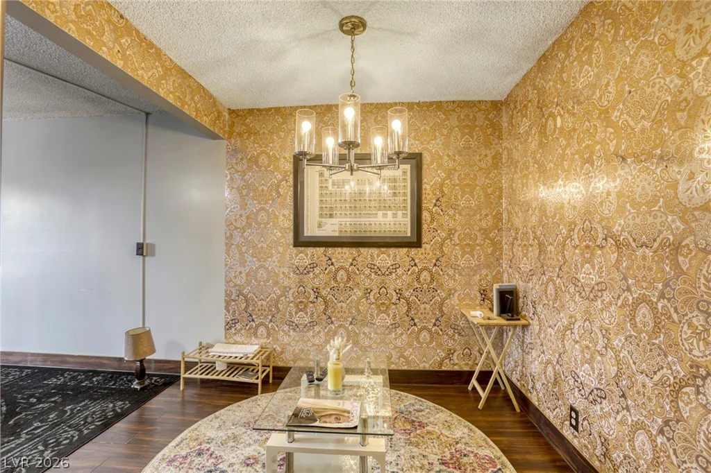 585 Royal Crest, Las Vegas, NV 89169