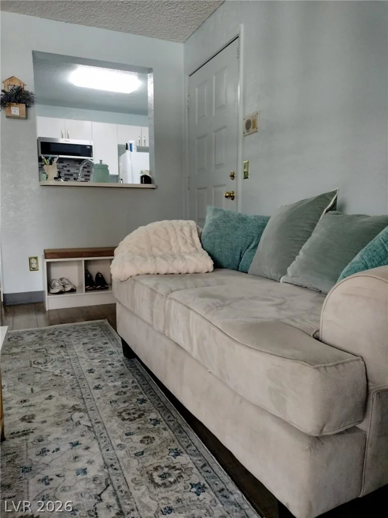 230 Mission Newport, Las Vegas, NV 89107