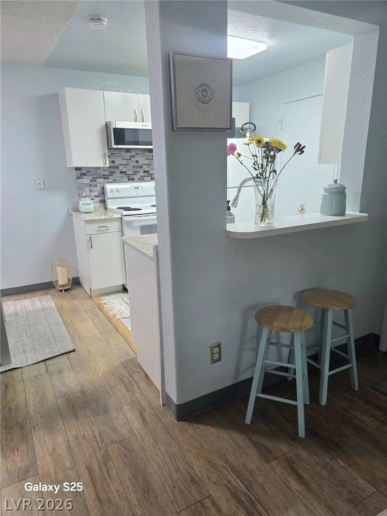 230 Mission Newport, Las Vegas, NV 89107