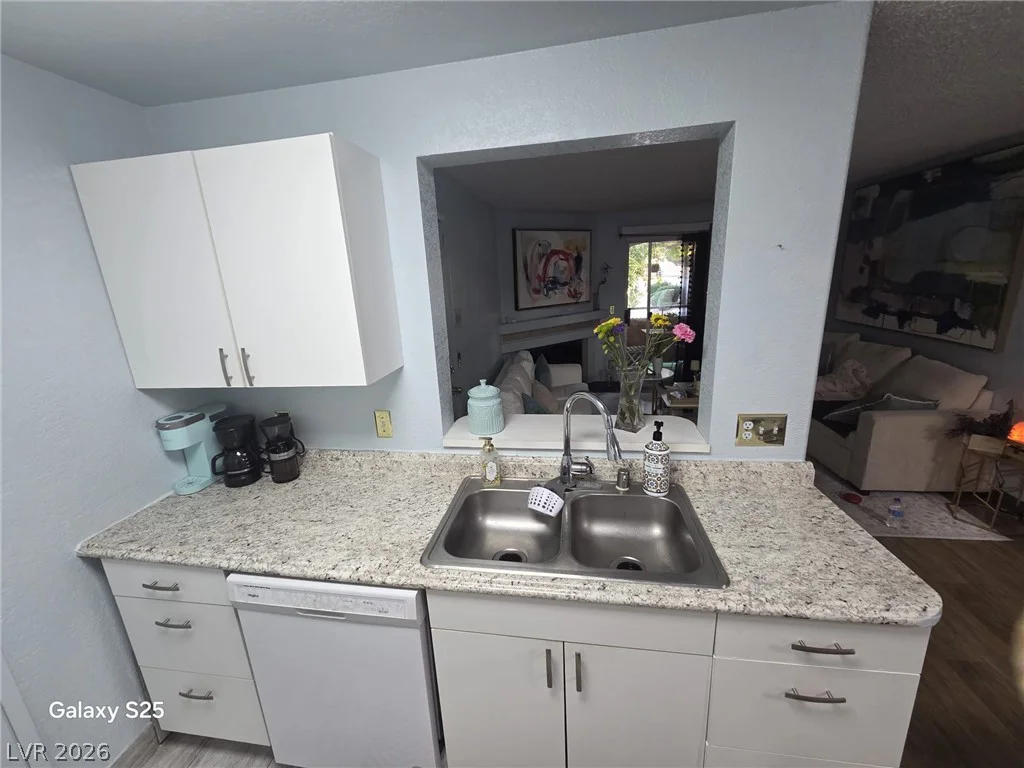 230 Mission Newport, Las Vegas, NV 89107