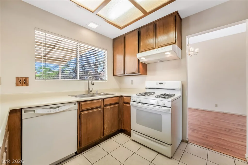 4782 Farlington, Las Vegas, NV 89147