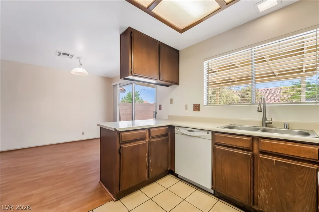 4782 Farlington, Las Vegas, NV 89147