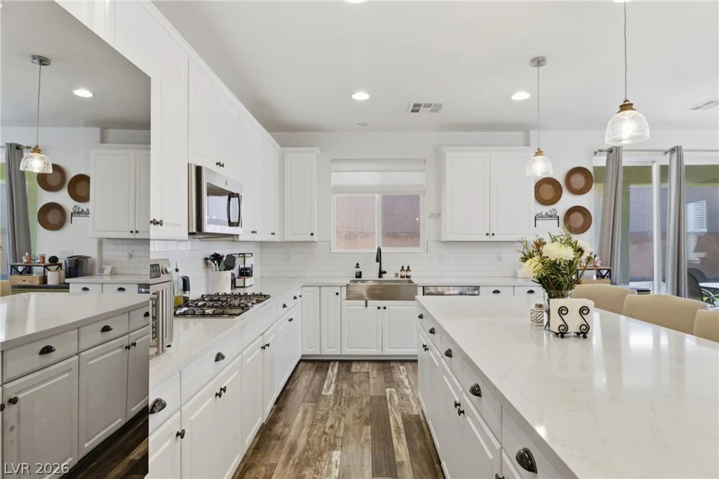 9481 Brough, Las Vegas, NV 89178