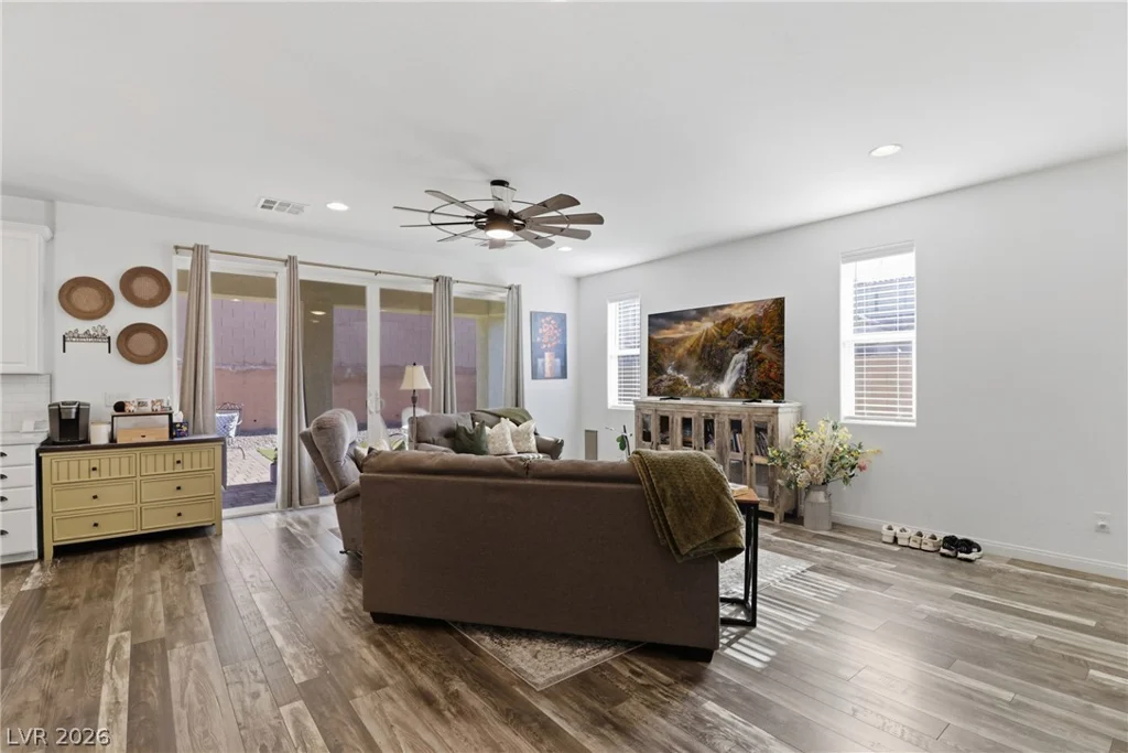 9481 Brough, Las Vegas, NV 89178