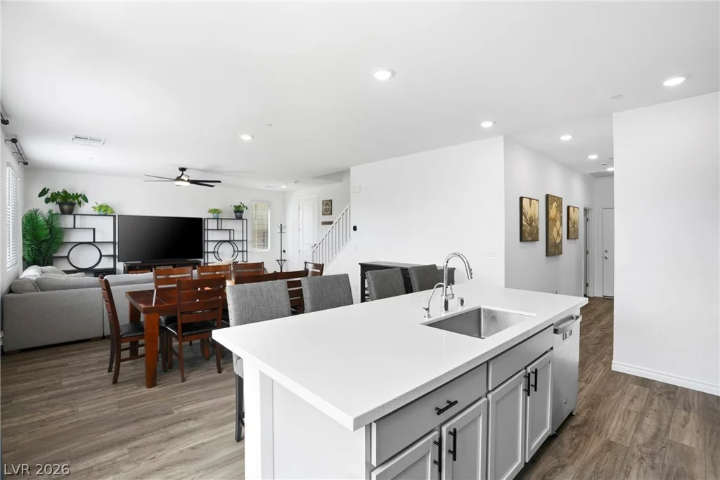 9672 Abel Cliff, Las Vegas, NV 89143