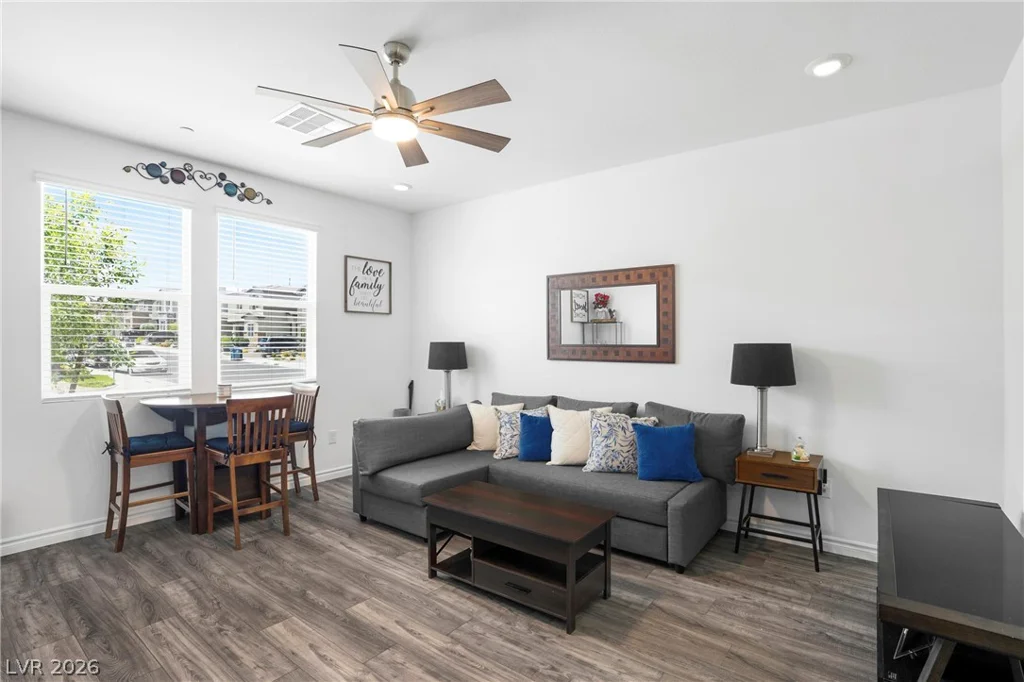 9672 Abel Cliff, Las Vegas, NV 89143