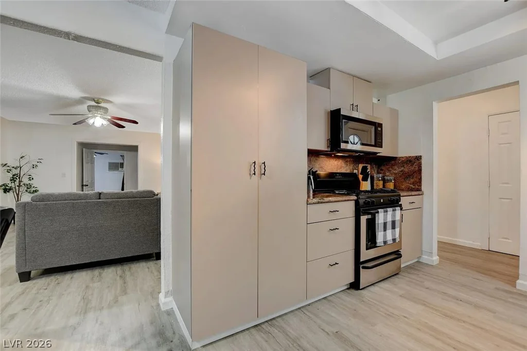 5171 Reeder, Las Vegas, NV 89119