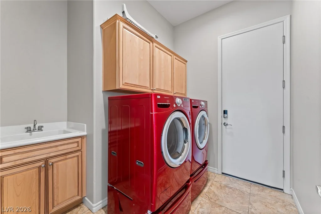 8370 Unicorn, Las Vegas, NV 89131