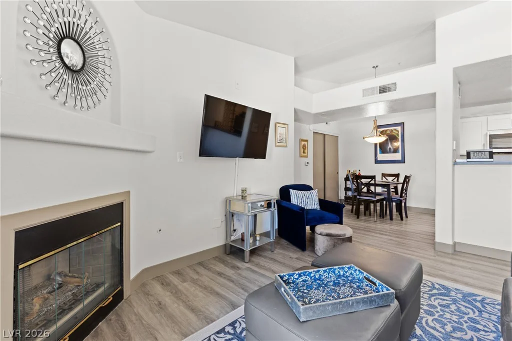 950 Seven Hills, Henderson, NV 89052