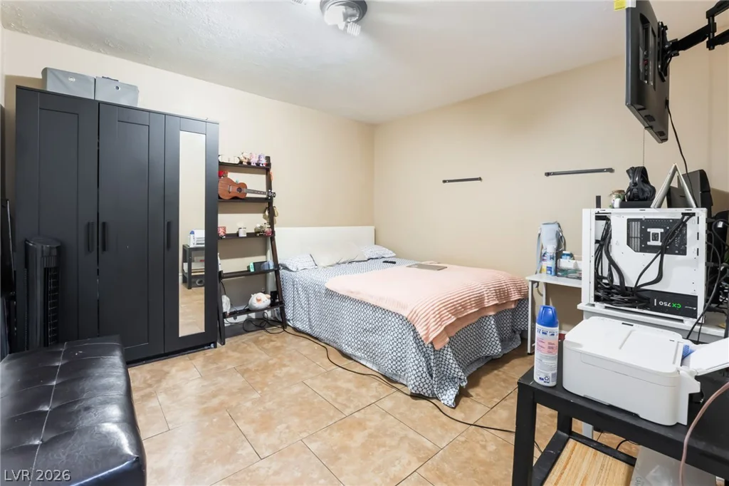 1413 17th, Las Vegas, NV 89104