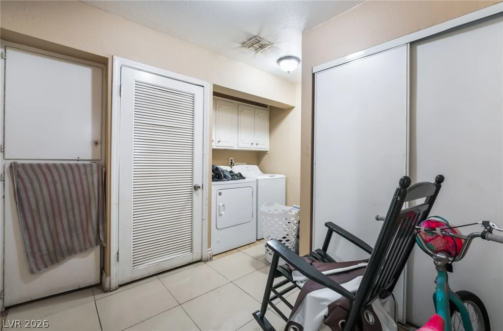 1413 17th, Las Vegas, NV 89104