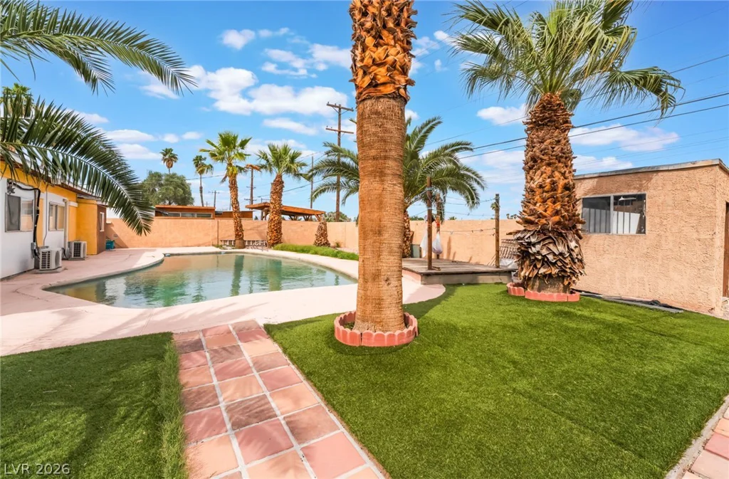 1413 17th, Las Vegas, NV 89104