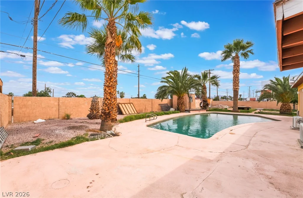 1413 17th, Las Vegas, NV 89104